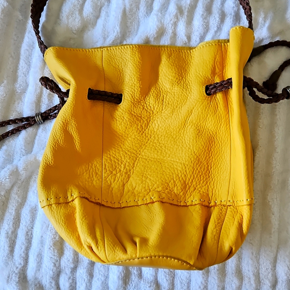 NWOT SAK yellow leather crossbody/shoulder bucket bag BOHO style